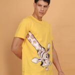 Men’s premium Cotton T-shirt yellow with lively Funny Giraffe graphic print